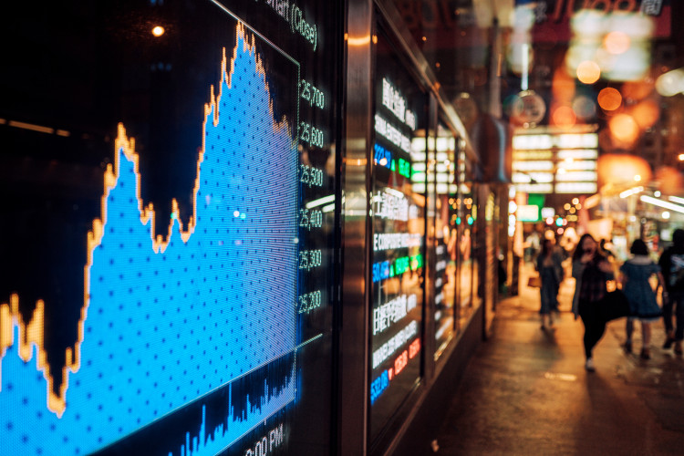 financialservices-gettyimages-1159375409.jpg