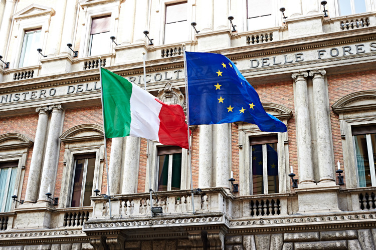 flag-of-italy-and-united-europe-on-government-in-rome.jpg