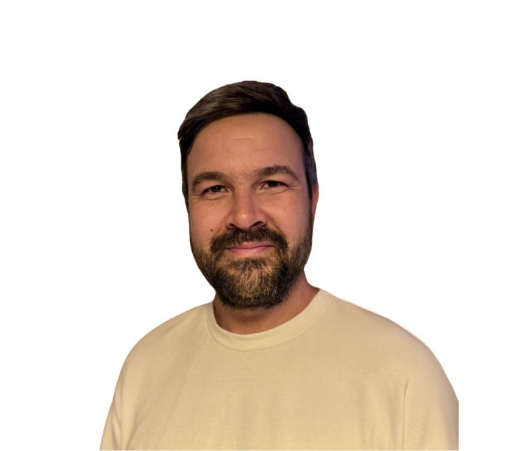 podcast-headshots-website-(1).jpg
